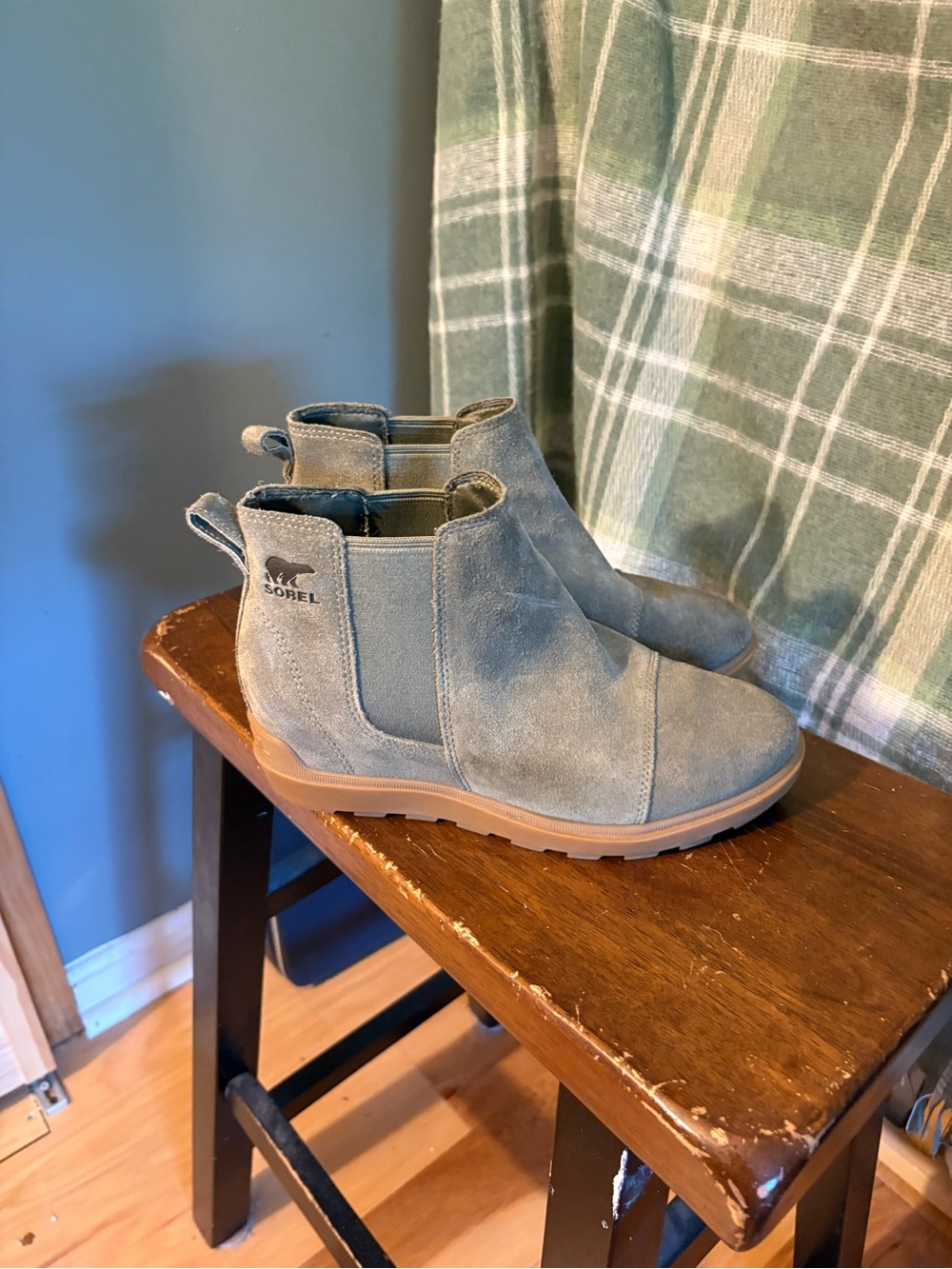 Sorel Evie II Suede Chelsea Ankle Boots in stone green gum